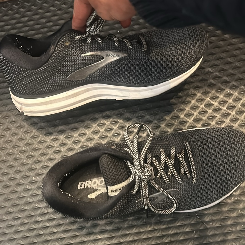 7.5 Brooks - Picture 5 of 6
